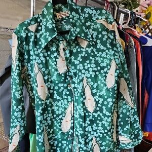Vintage Sz Med To Large Landmark Green Floral Patterned Shirt.
